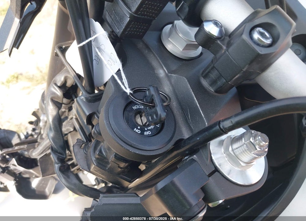2017 YAMAHA FZ09 VIN: JYARN53E9HA002442