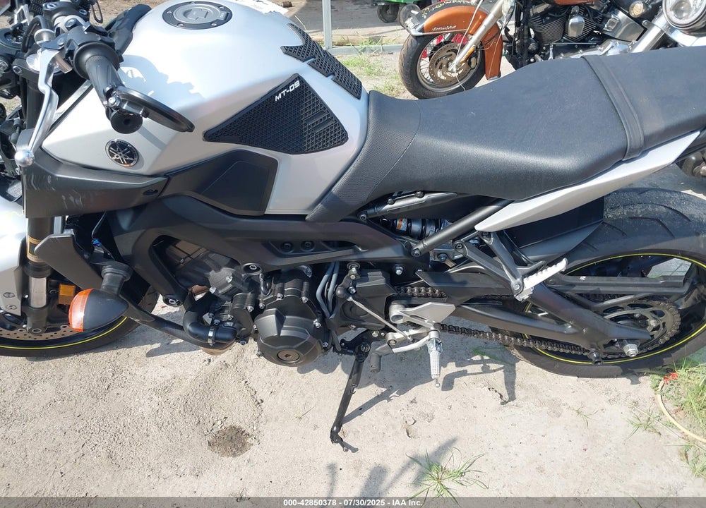2017 YAMAHA FZ09 VIN: JYARN53E9HA002442