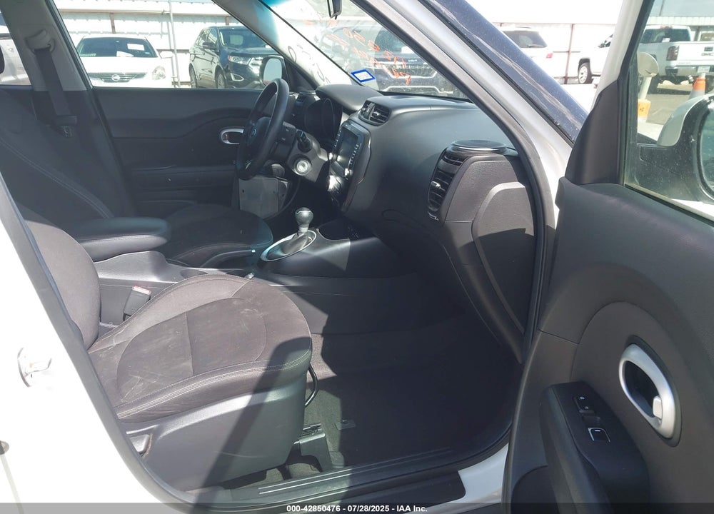 2018 KIA SOUL VIN: KNDJN2A24J7565734