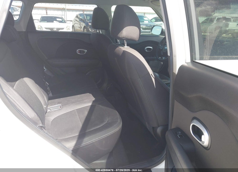 2018 KIA SOUL VIN: KNDJN2A24J7565734