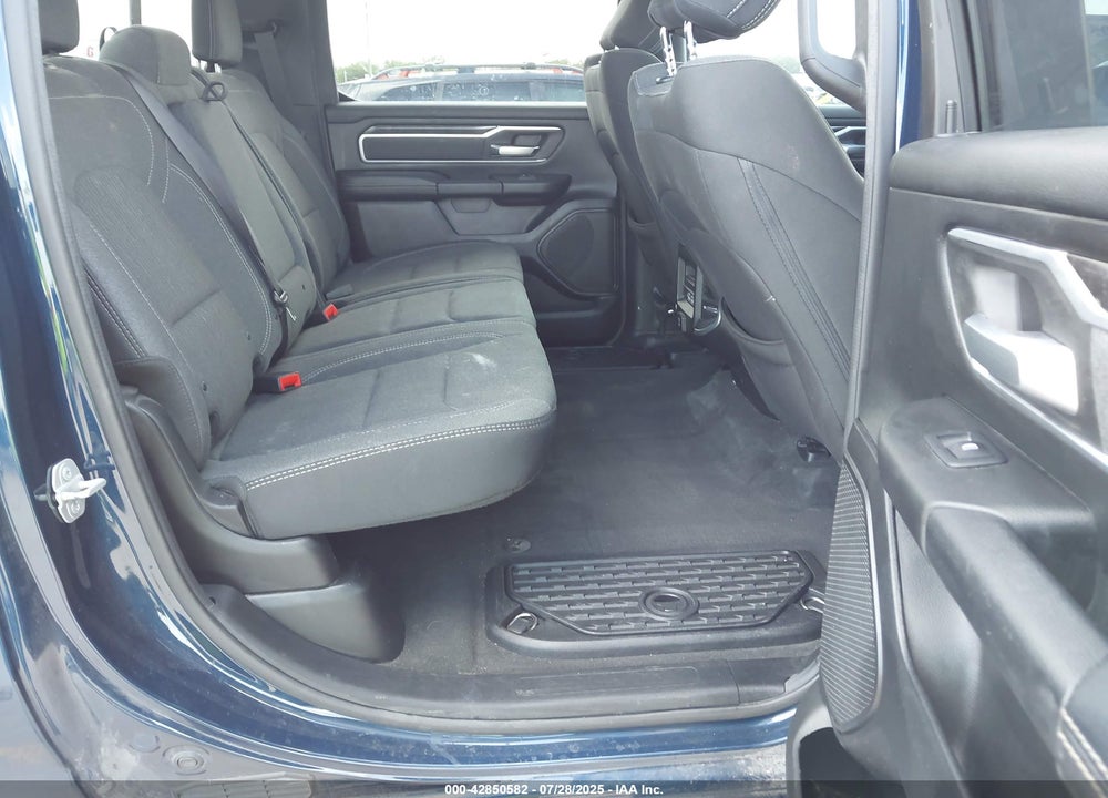 2020 RAM 1500 BIG HORN 4X4 5'7 BOX VIN: 1C6SRFFTXLN108482