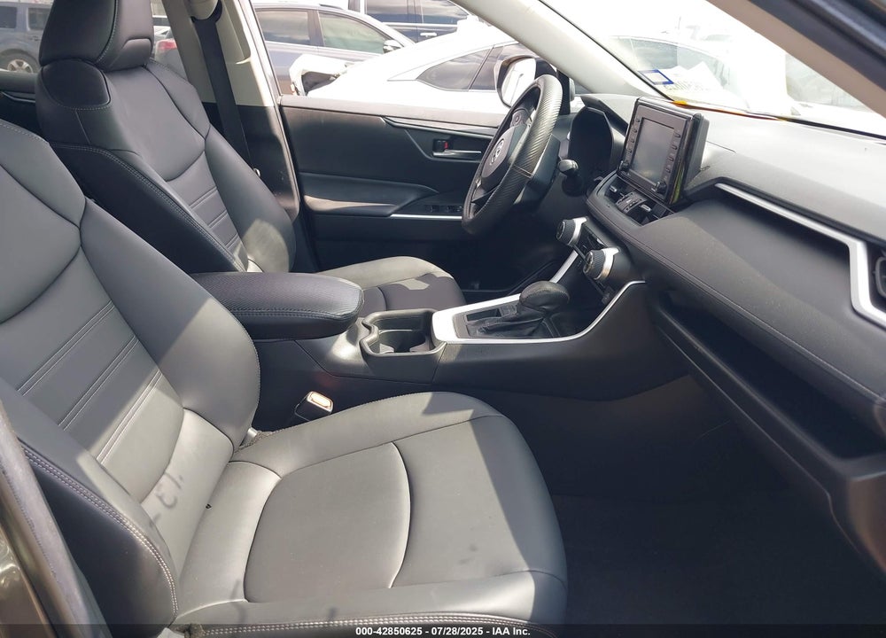 2021 TOYOTA RAV4 XLE PREMIUM VIN: 2T3C1RFV8MC148465