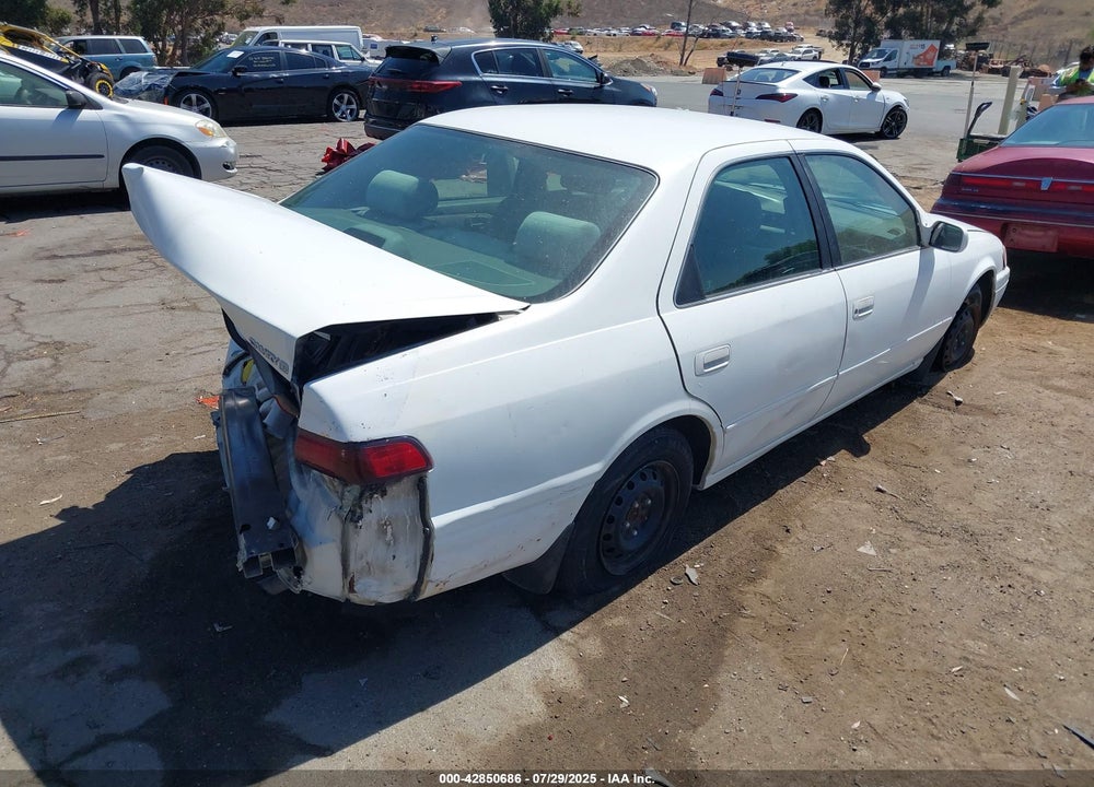 1998 TOYOTA CAMRY LE VIN: 4T1BG22K6WU338031