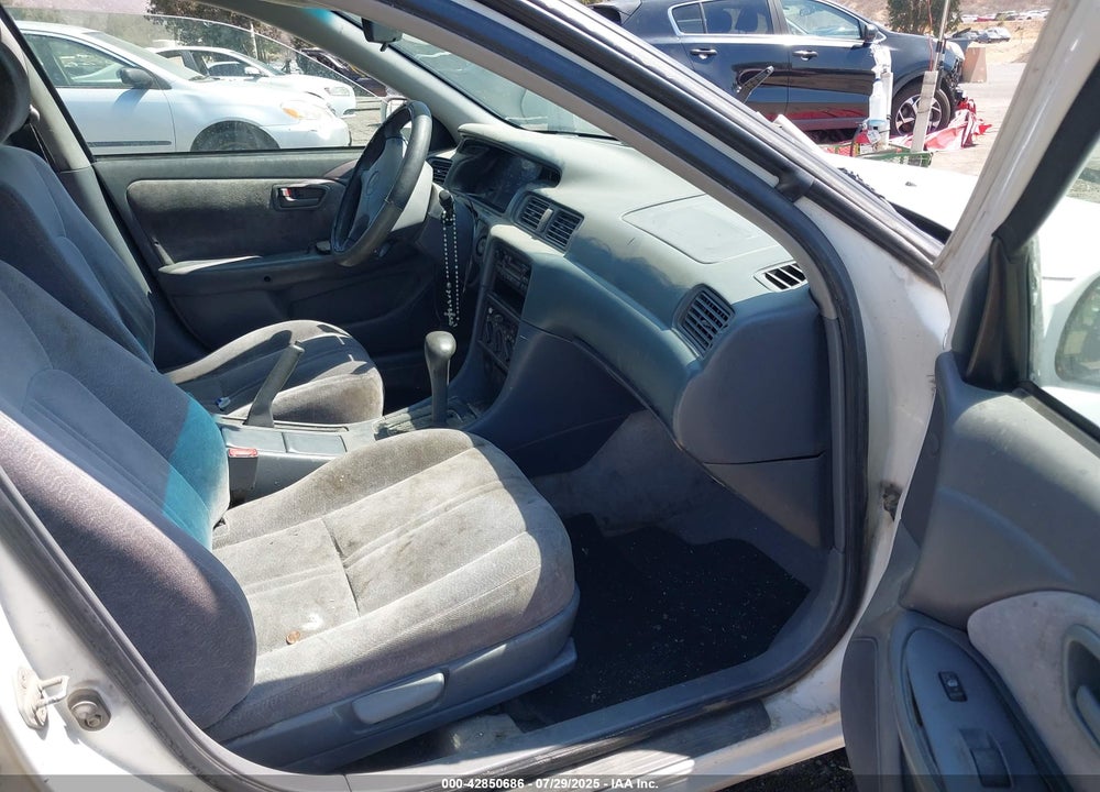1998 TOYOTA CAMRY LE VIN: 4T1BG22K6WU338031