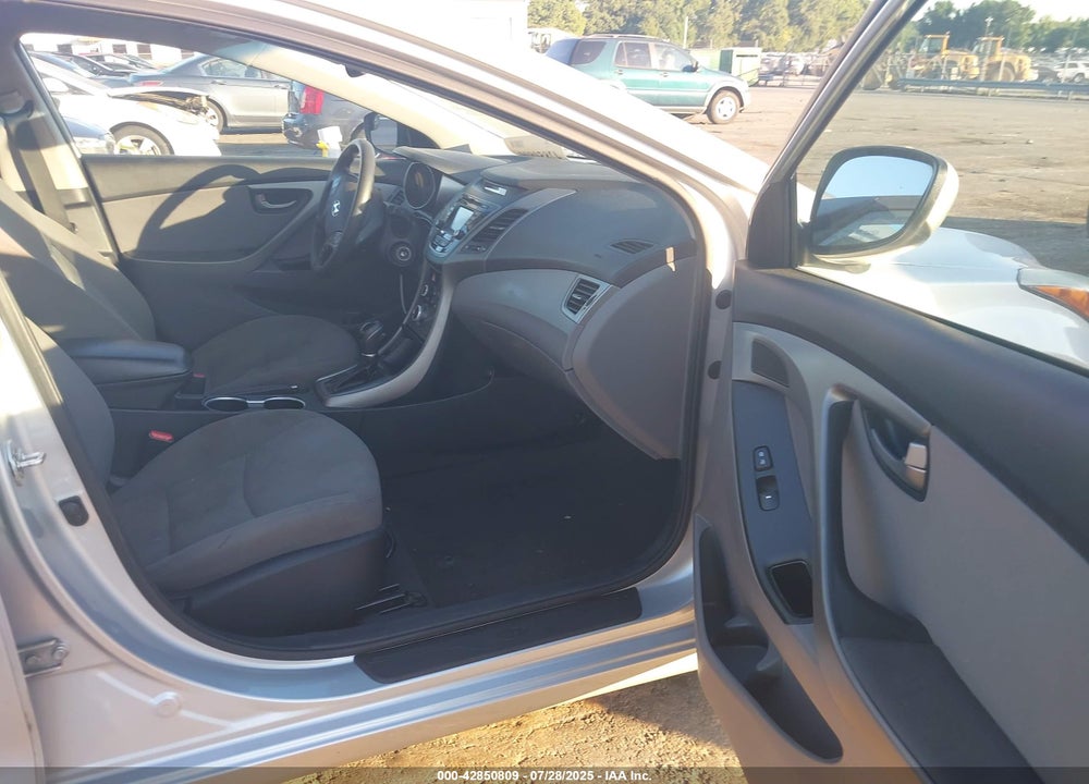 2015 HYUNDAI ELANTRA VIN: 5NPDH4AE8FH593808