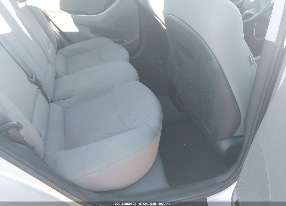 2015 HYUNDAI ELANTRA VIN: 5NPDH4AE8FH593808