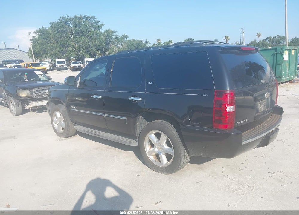 2009 CHEVROLET TAHOE VIN: 1GNFC33089R297033