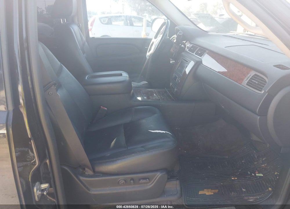 2009 CHEVROLET TAHOE VIN: 1GNFC33089R297033