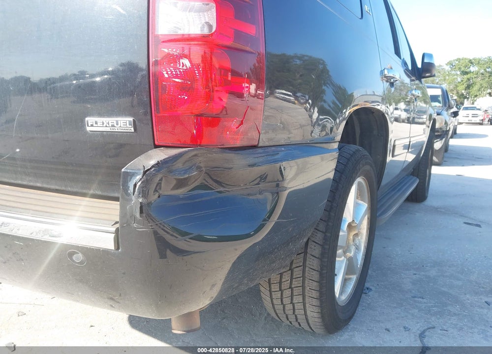 2009 CHEVROLET TAHOE VIN: 1GNFC33089R297033