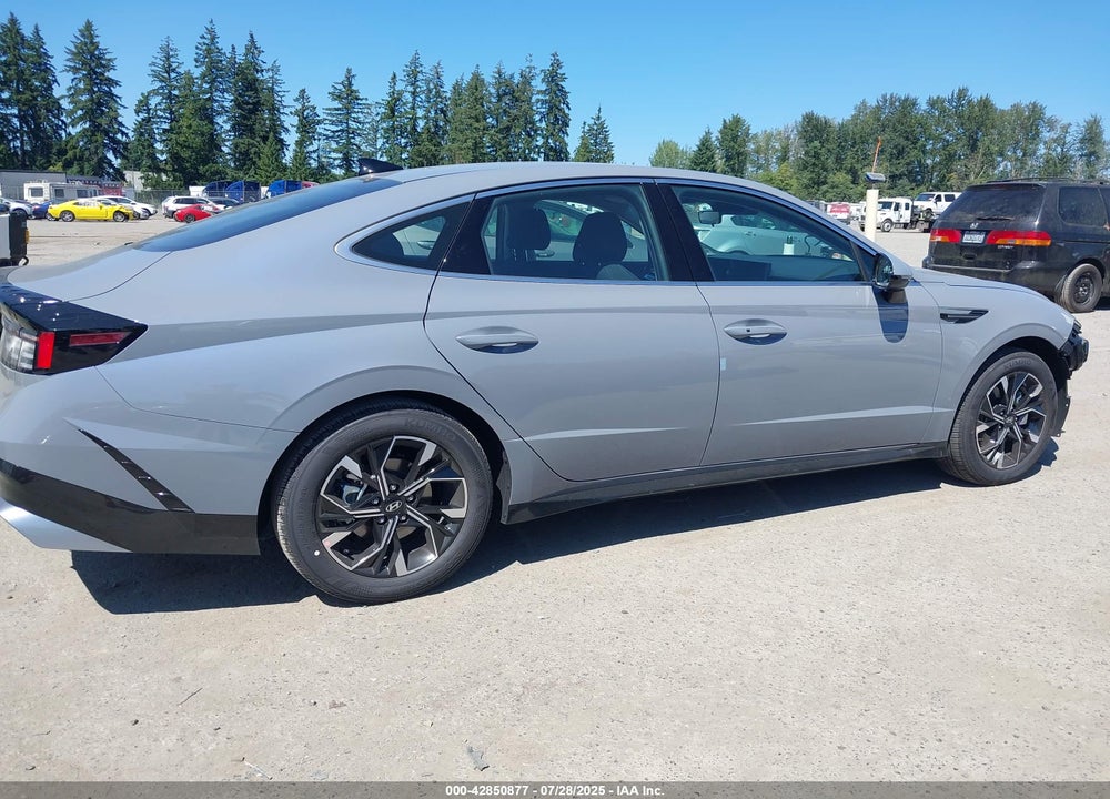 2025 HYUNDAI SONATA VIN: KMHL64JA5SA510539