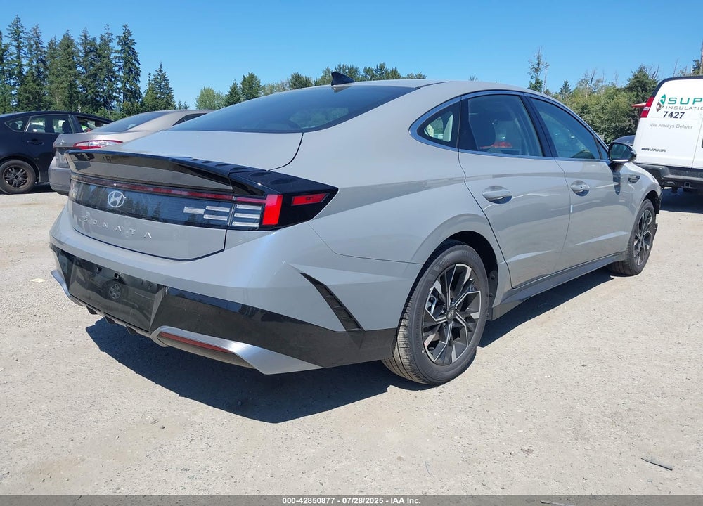 2025 HYUNDAI SONATA VIN: KMHL64JA5SA510539