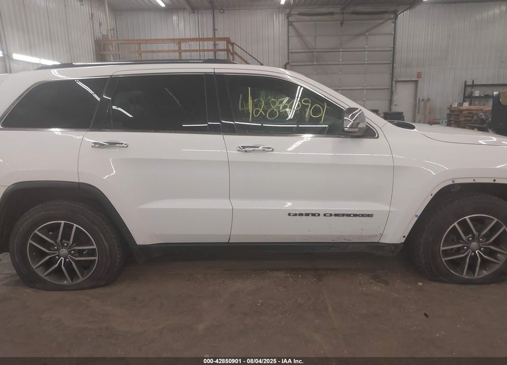 2017 JEEP GRAND CHEROKEE VIN: 1C4RJFBG4HC694400