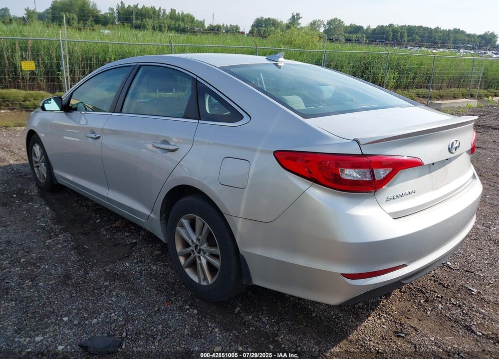 2015 HYUNDAI SONATA VIN: 5NPE24AF2FH170544