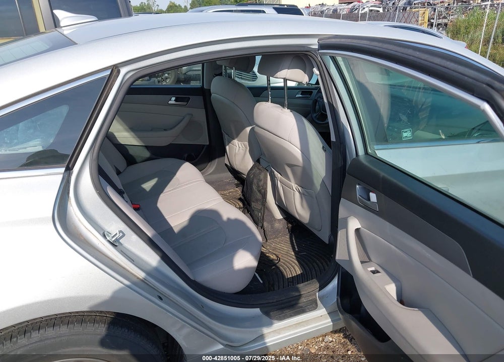 2015 HYUNDAI SONATA VIN: 5NPE24AF2FH170544