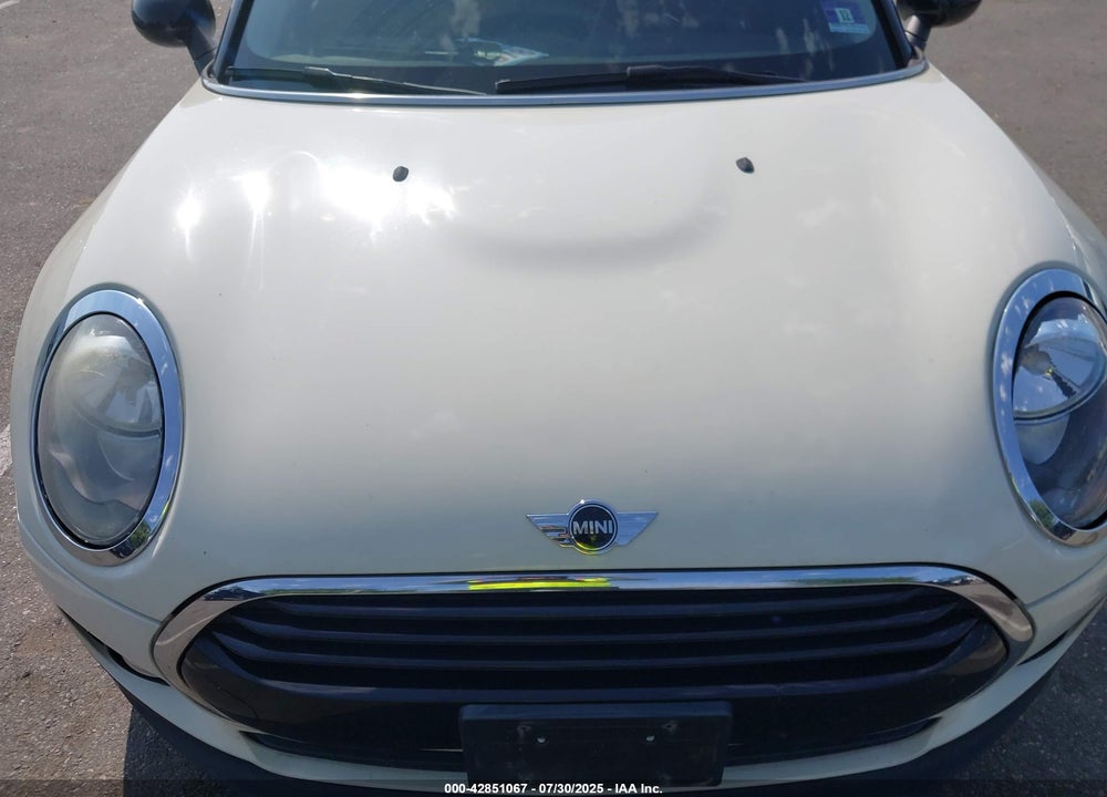 2016 MINI CLUBMAN COOPER VIN: WMWLN5C56G2B28017