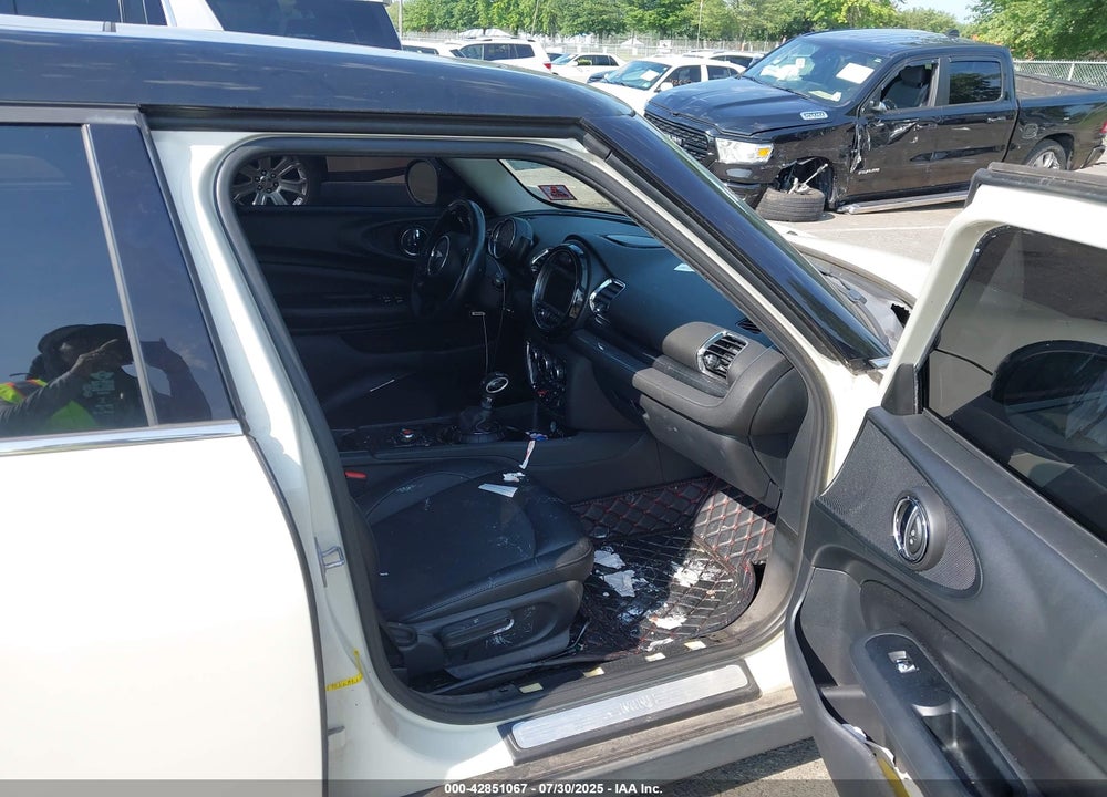 2016 MINI CLUBMAN COOPER VIN: WMWLN5C56G2B28017