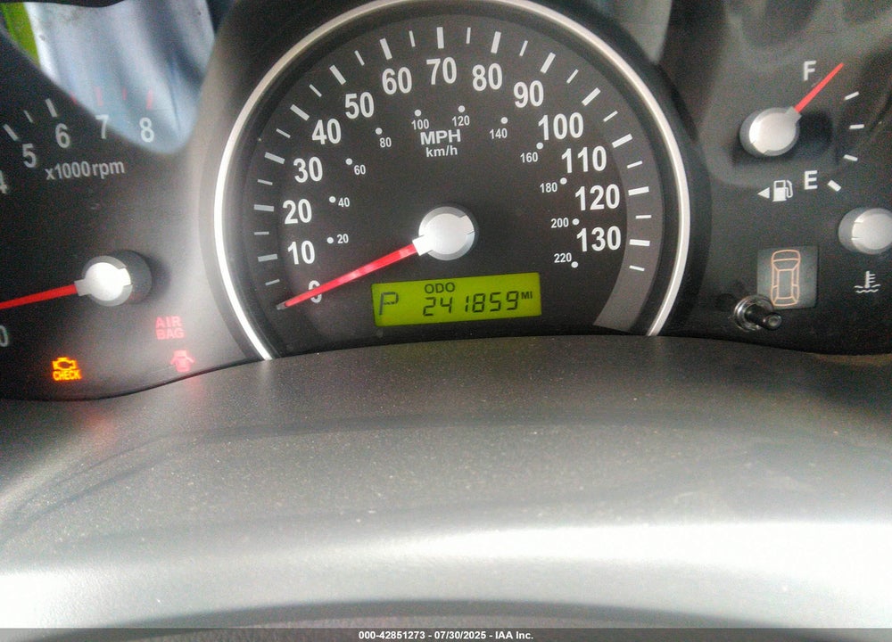 2006 KIA SEDONA VIN: KNDMB233266075219