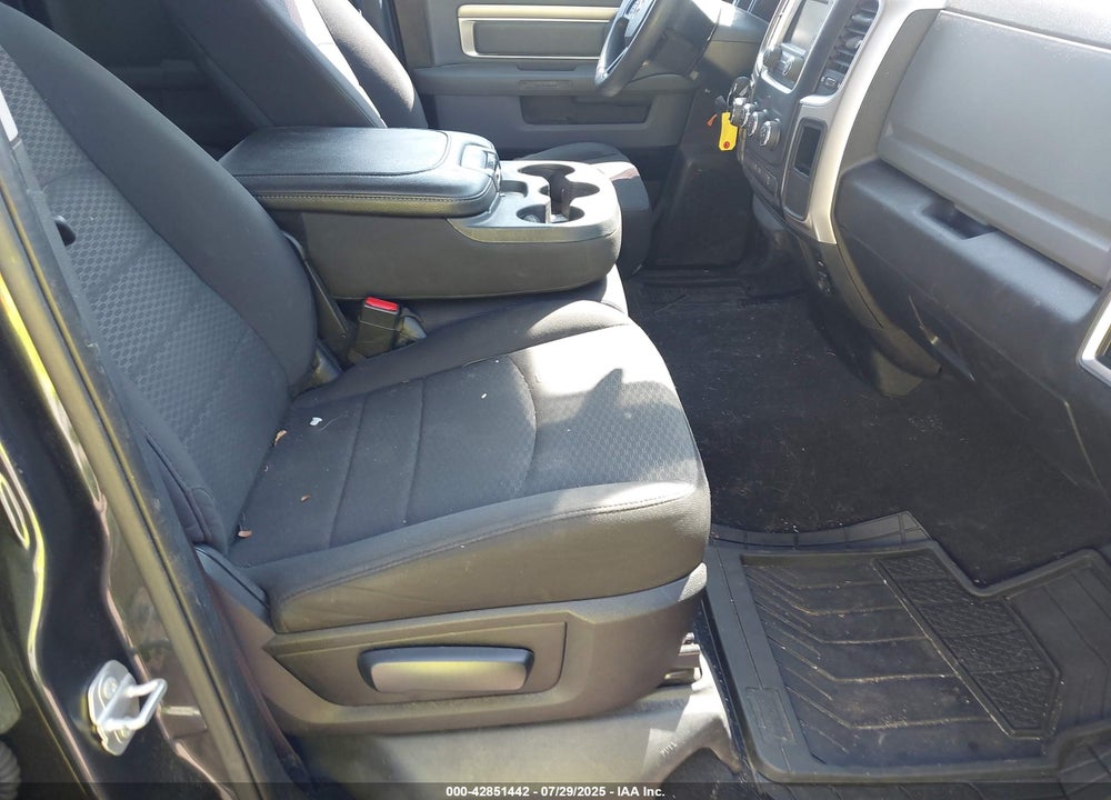 2019 RAM 1500 VIN: 1C6RR7GG4KS700126