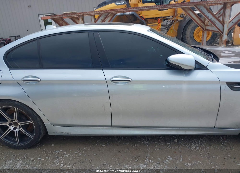 2013 BMW M5 VIN: WBSFV9C59DD095771