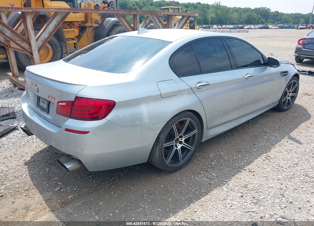 2013 BMW M5 VIN: WBSFV9C59DD095771