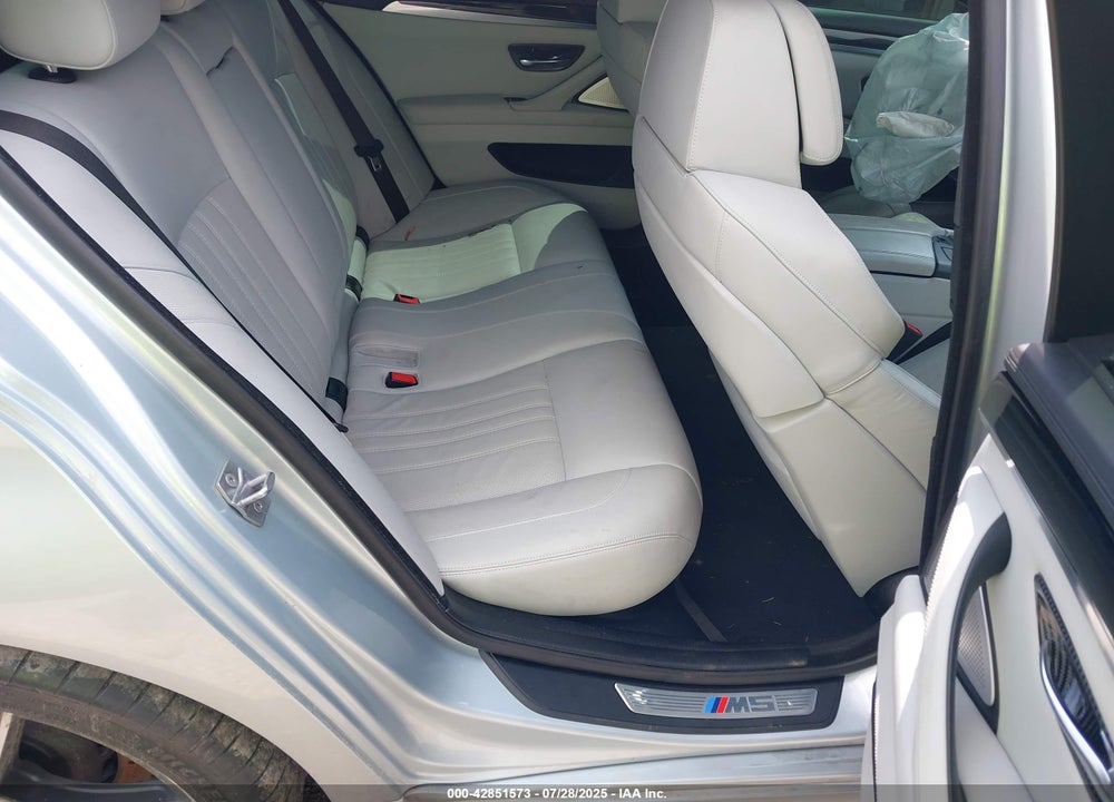 2013 BMW M5 VIN: WBSFV9C59DD095771