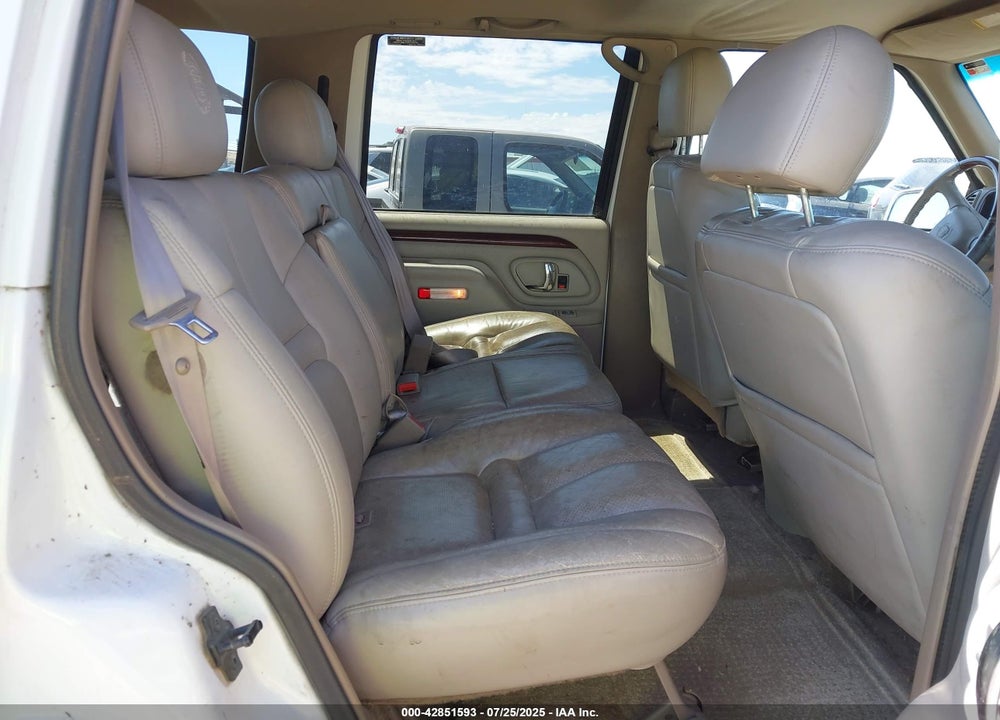 2000 CADILLAC ESCALADE STANDARD VIN: 1GYEK63R5YR222855