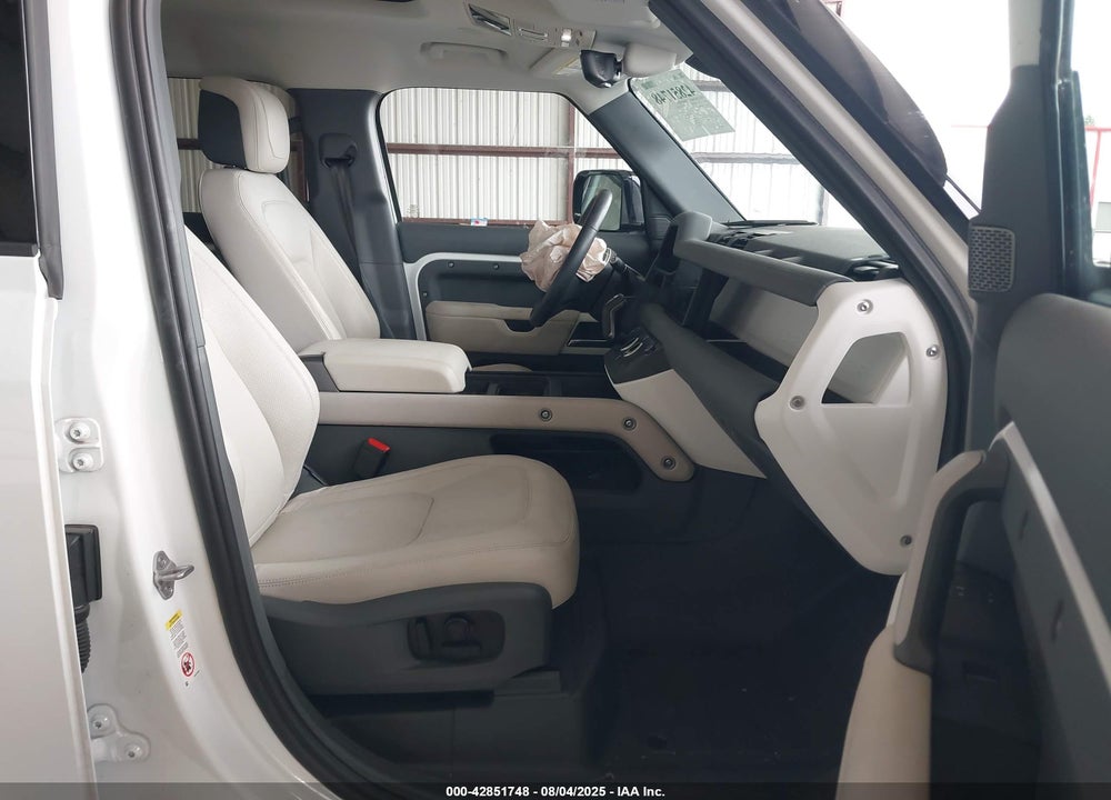 2023 LAND ROVER DEFENDER VIN: SALEP7EU6P2242370