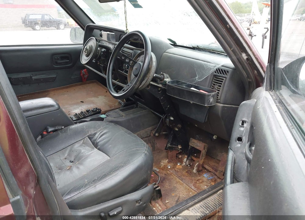 2000 JEEP CHEROKEE CLASSIC VIN: 1J4FF58S3YL180526