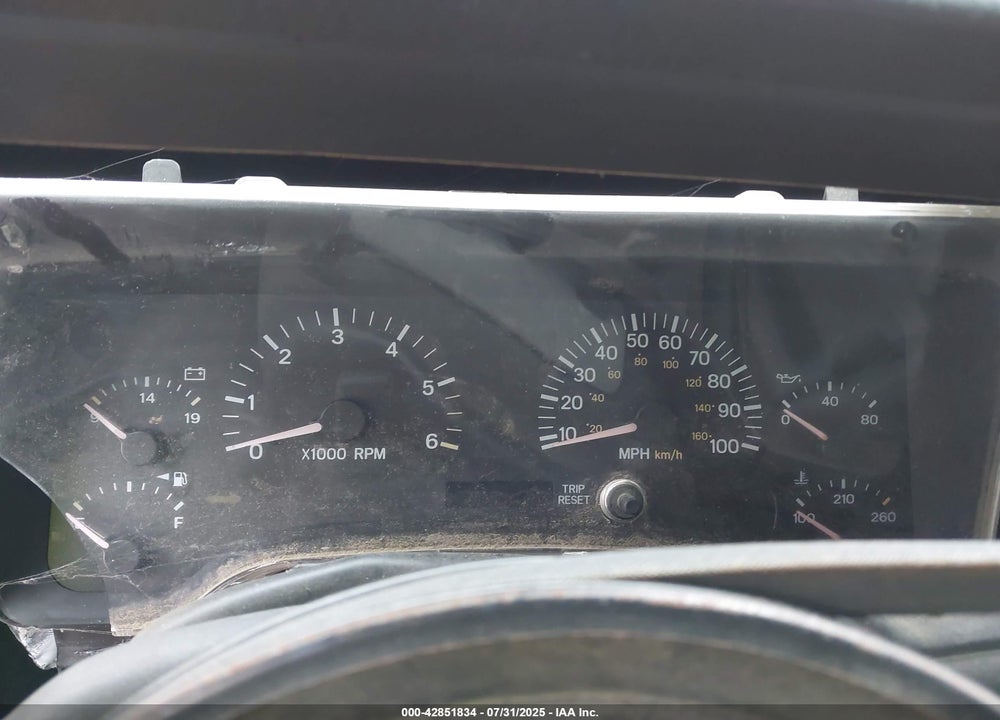 2000 JEEP CHEROKEE CLASSIC VIN: 1J4FF58S3YL180526