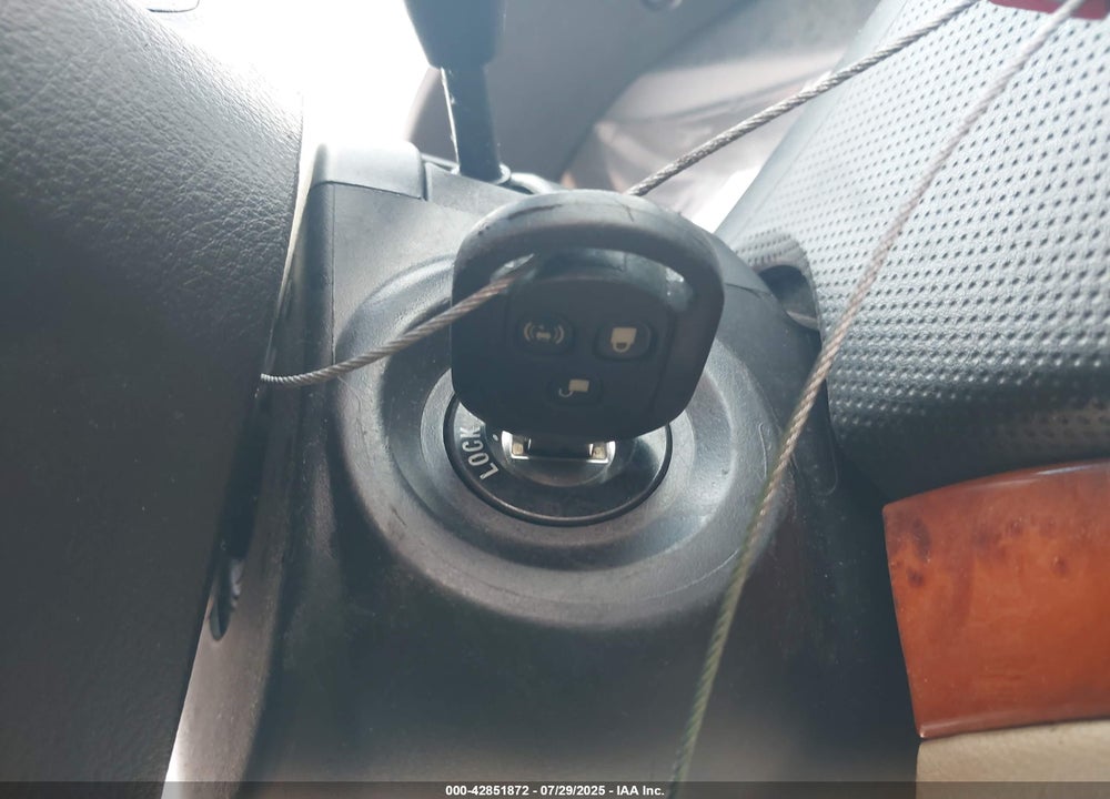 2011 CHEVROLET AVEO VIN: KL1TD6DE2BB117152