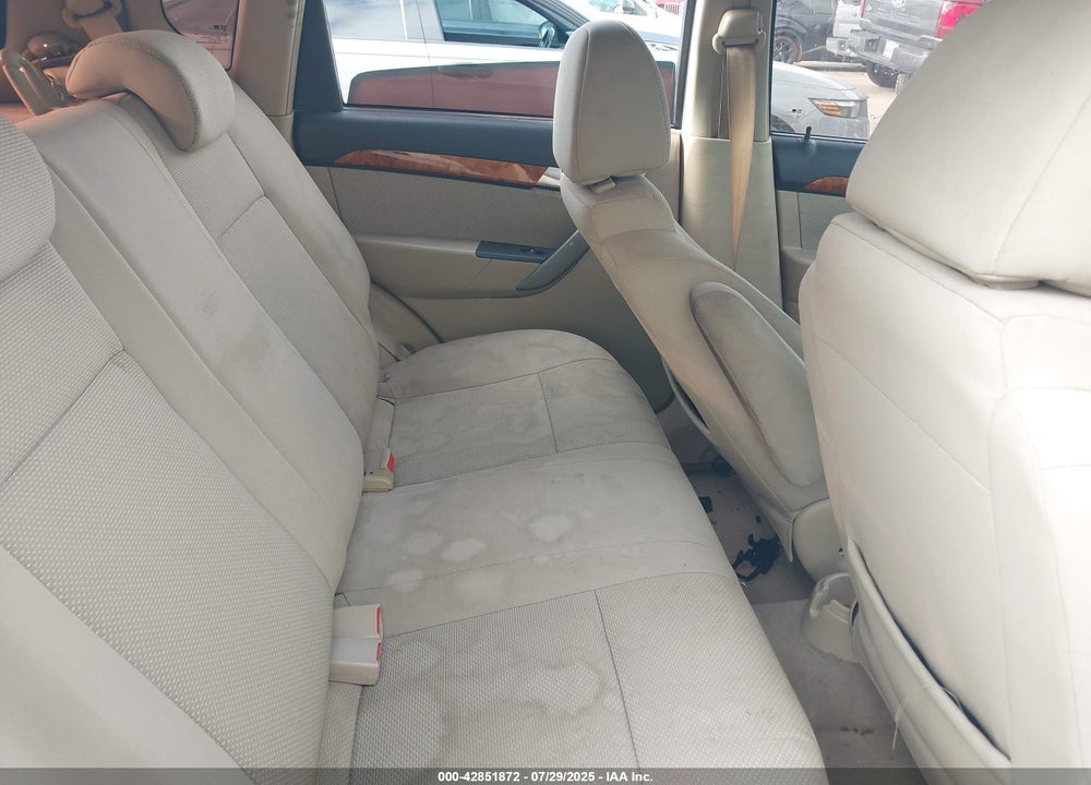 2011 CHEVROLET AVEO VIN: KL1TD6DE2BB117152