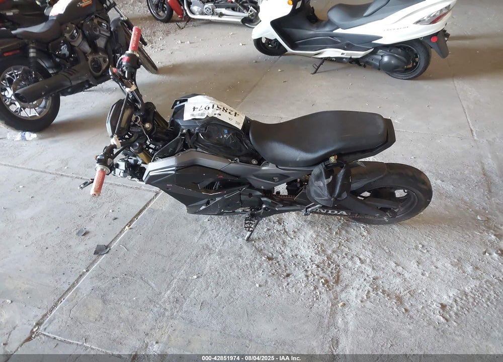 2017 HONDA GROM 125 VIN: MLHJC6117H5203162