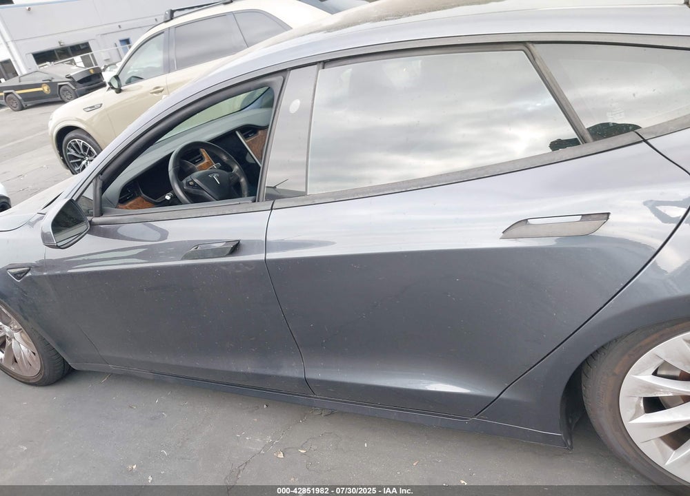 2018 TESLA MODEL S VIN: 5YJSA1E23JF293448
