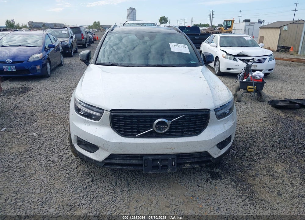 2019 VOLVO XC40 T5 R-DESIGN VIN: YV4162UMXK2126012