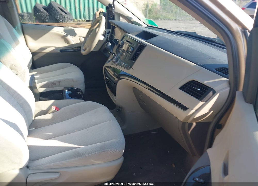 2013 TOYOTA SIENNA VIN: 5TDJK3DC0DS055586