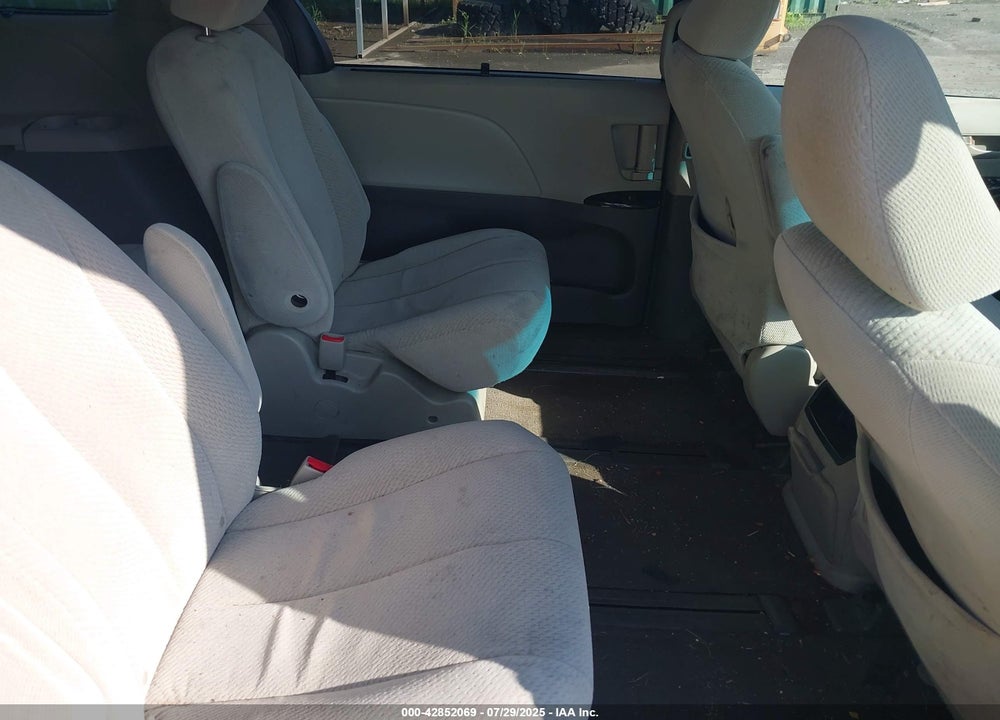 2013 TOYOTA SIENNA VIN: 5TDJK3DC0DS055586