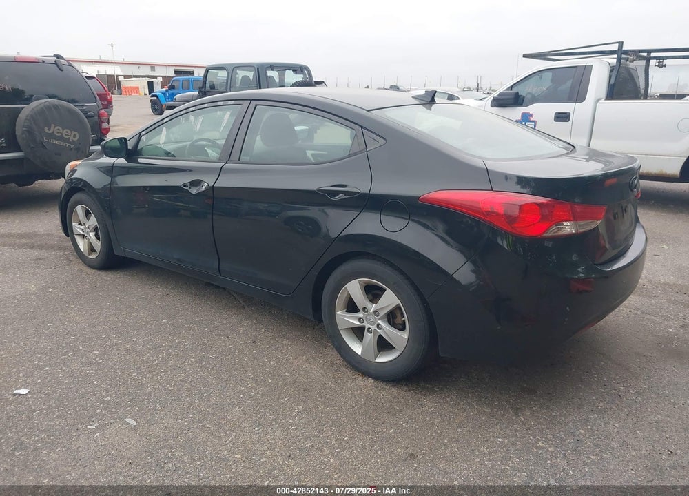 2012 HYUNDAI ELANTRA VIN: 5NPDH4AE1CH097132