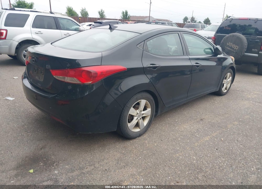 2012 HYUNDAI ELANTRA VIN: 5NPDH4AE1CH097132
