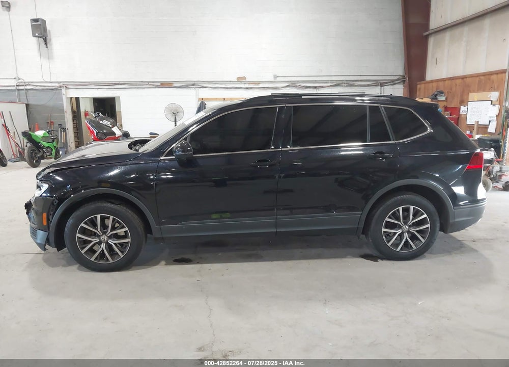 2019 VOLKSWAGEN TIGUAN VIN: 3VV2B7AX6KM077481