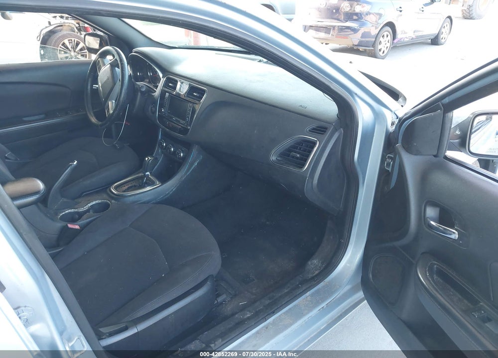 2014 CHRYSLER 200 VIN: 1C3CCBBB5EN137559