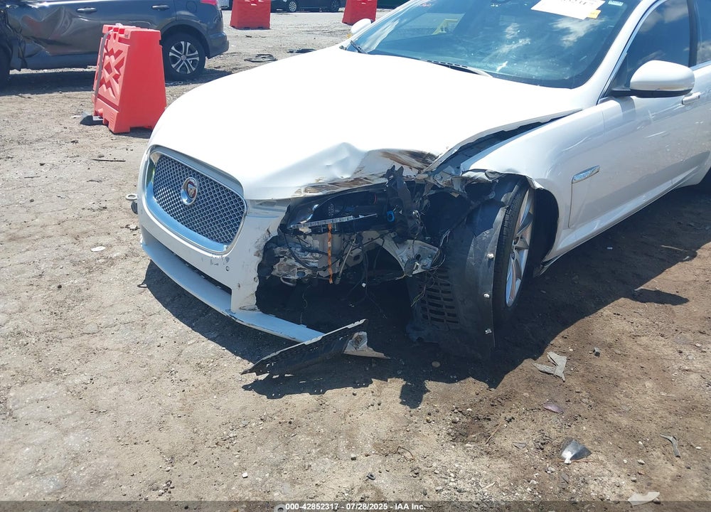 2015 JAGUAR XF VIN: SAJWA0FS6FPU65450