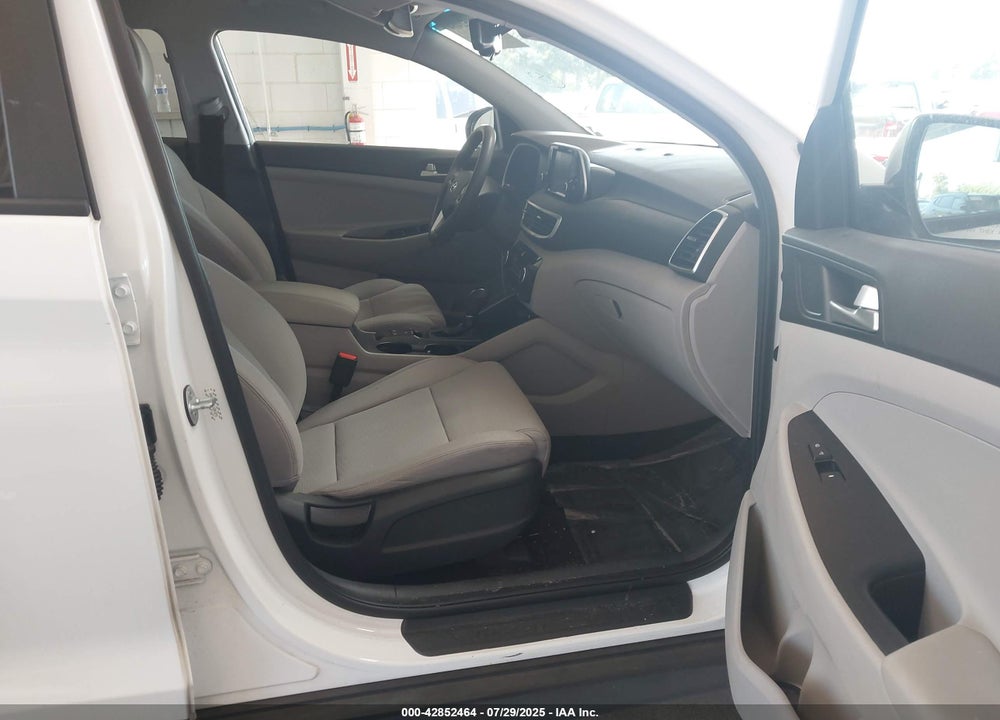 2020 HYUNDAI TUCSON VIN: KM8J33A40LU201873