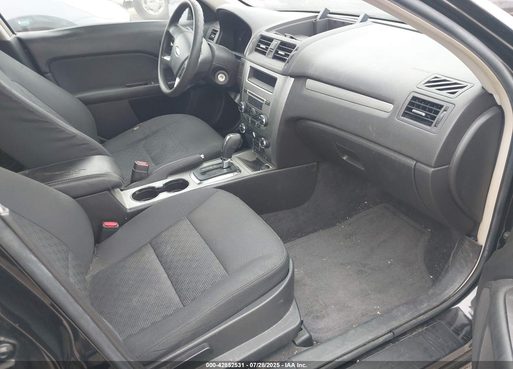 2011 FORD FUSION VIN: 3FAHP0HA3BR144310