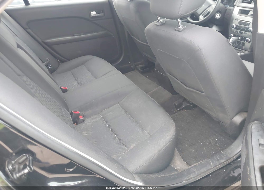 2011 FORD FUSION VIN: 3FAHP0HA3BR144310