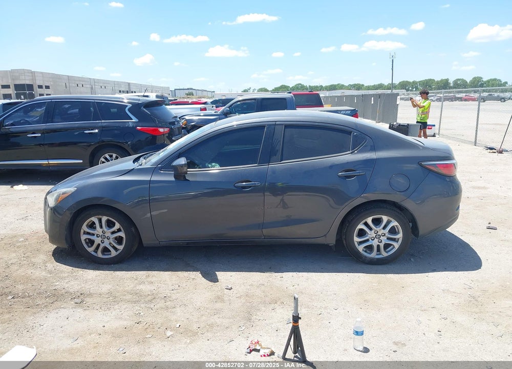 2017 TOYOTA YARIS VIN: 3MYDLBYV7HY192749