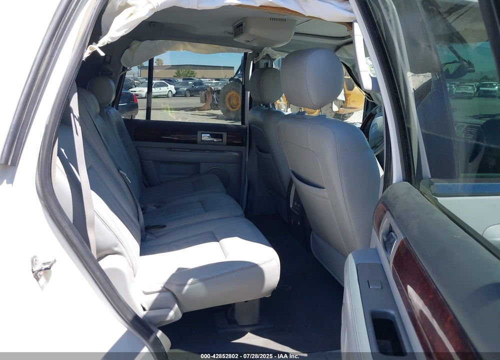 2004 LINCOLN NAVIGATOR VIN: 5LMFU27R24LJ34505