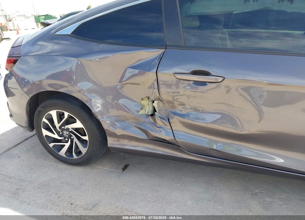 2018 HONDA CIVIC LX VIN: 2HGFC4B53JH308618