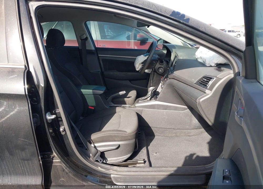 2018 HYUNDAI ELANTRA VIN: 5NPD84LF3JH311217