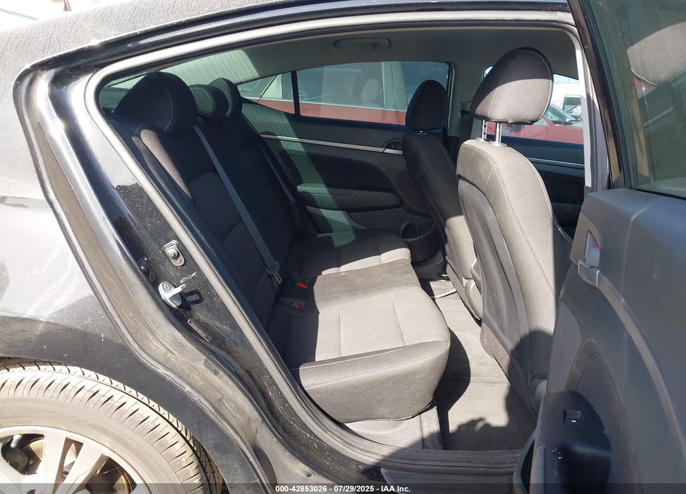 2018 HYUNDAI ELANTRA VIN: 5NPD84LF3JH311217