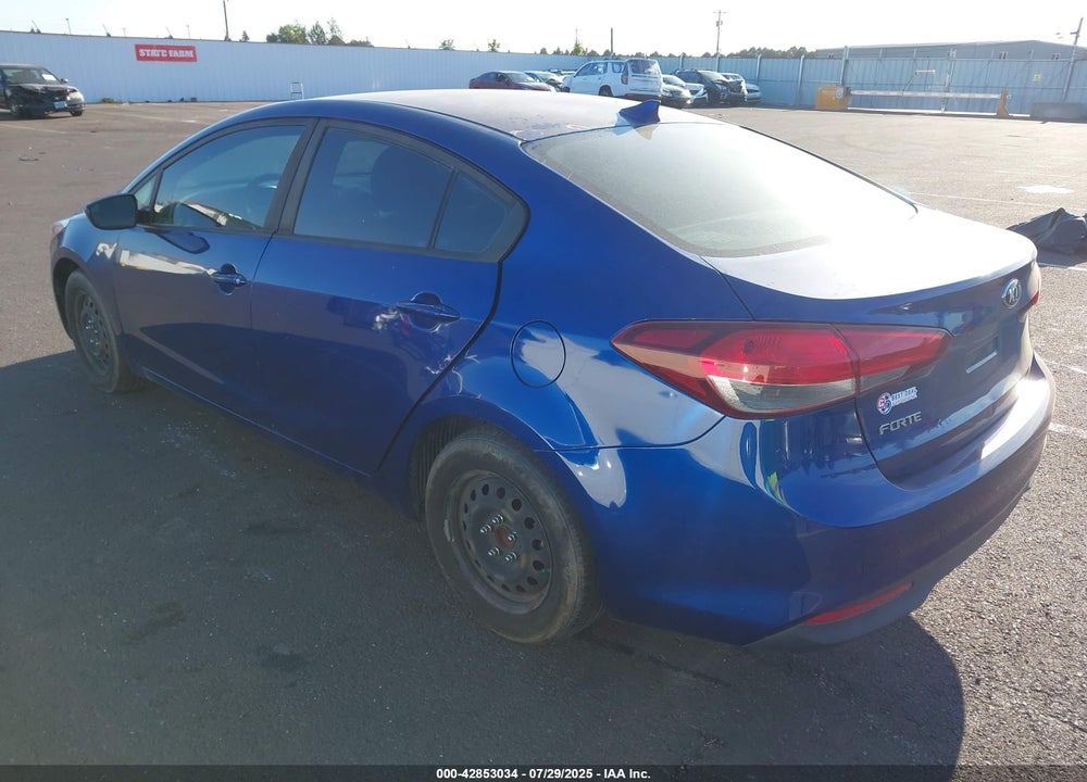 2017 KIA FORTE VIN: 3KPFK4A72HE030076